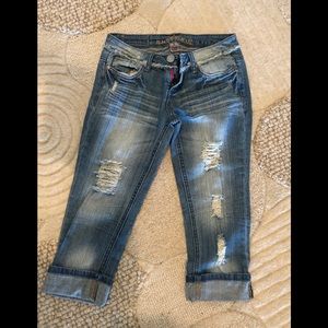 Almost Famous Capri Jeans